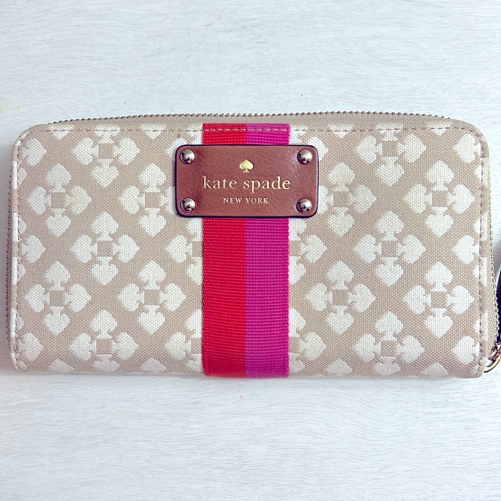 Kate Spade Classic Spade Wallet in Stucco